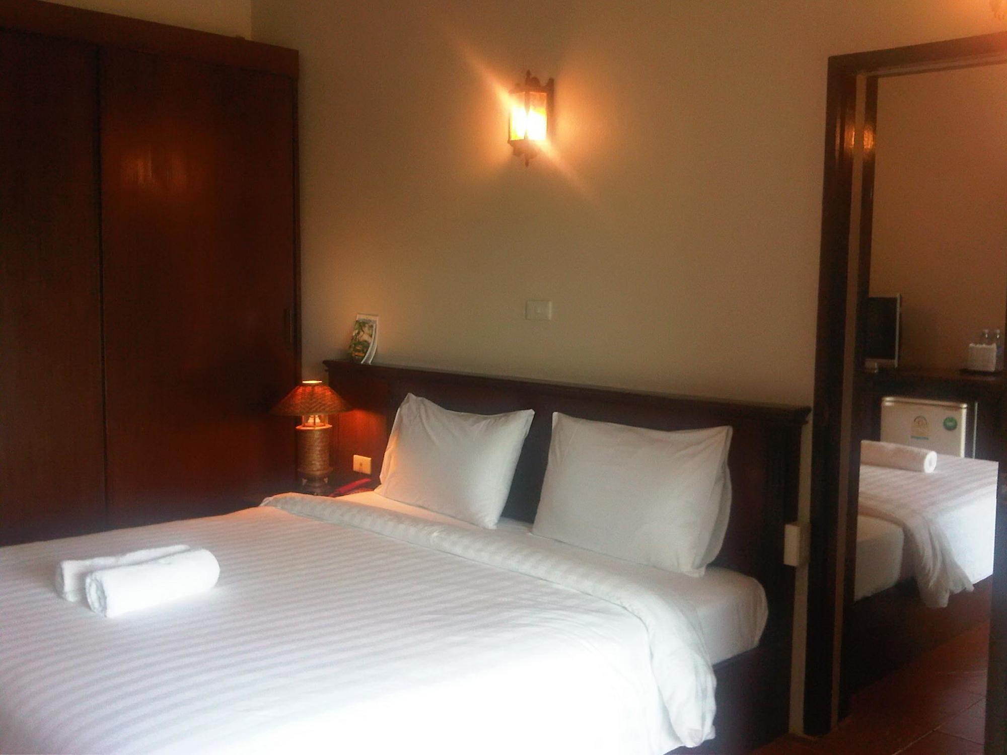 Phaya Inn ラムプーン エクステリア 写真